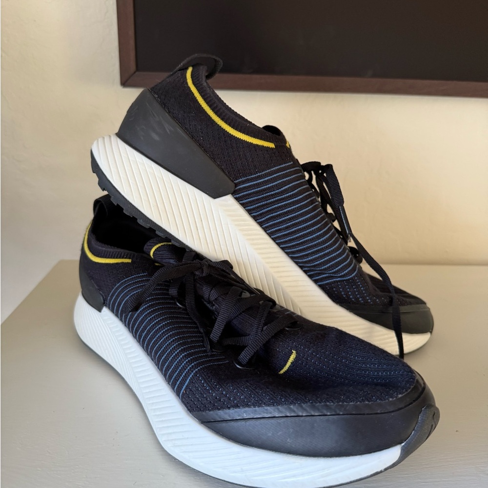 allbirds Men's Black&navy, Yellow Accents, in excellent condition, price is firm